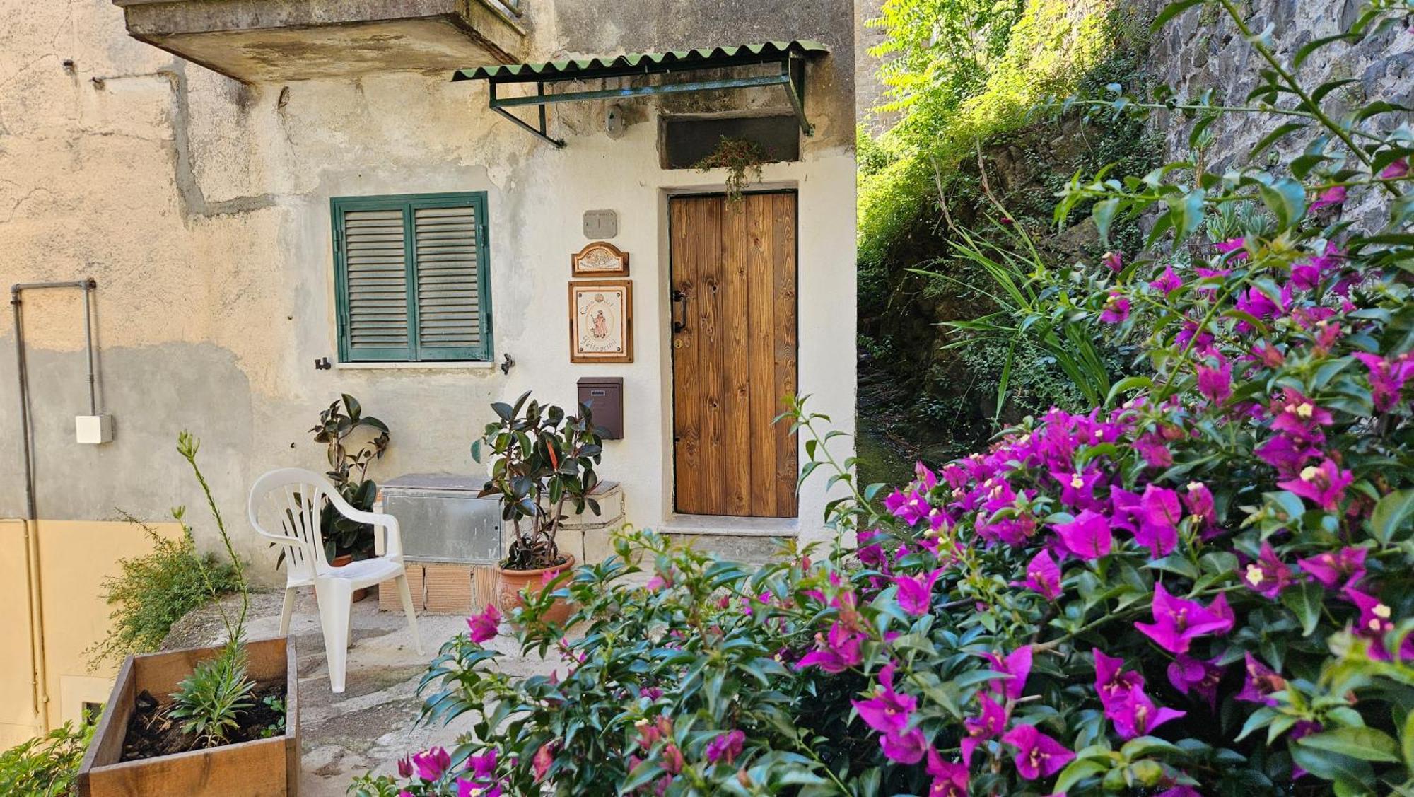 אולה Appartamento Nel Borgo - Casa Del Pellegrino Sulla Via Francigena מראה חיצוני תמונה